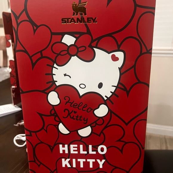 Quencher H2.0 Hello Kitty Red Tumbler - Picture 2 of 7